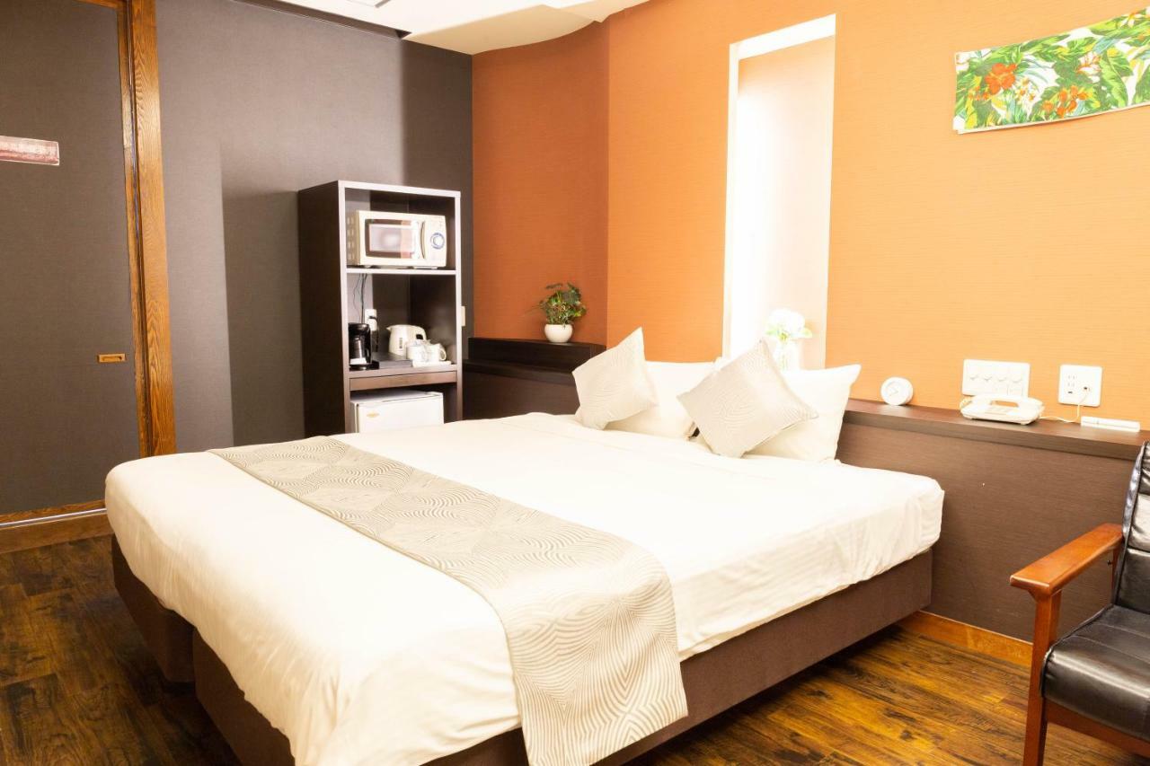 Nami No Ue Crystal Hotel Naha Eksteriør bilde